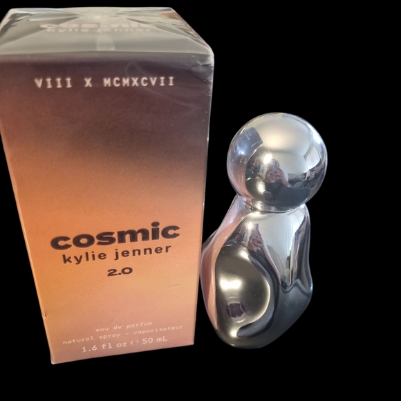 Cosmic Silver and Pink Skincare Tool - Picture 1 of 2